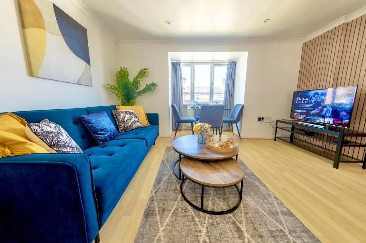 Vakantiehuis Modern 4-Level Townhouse For 8 Free Parking Bournemouth Villa