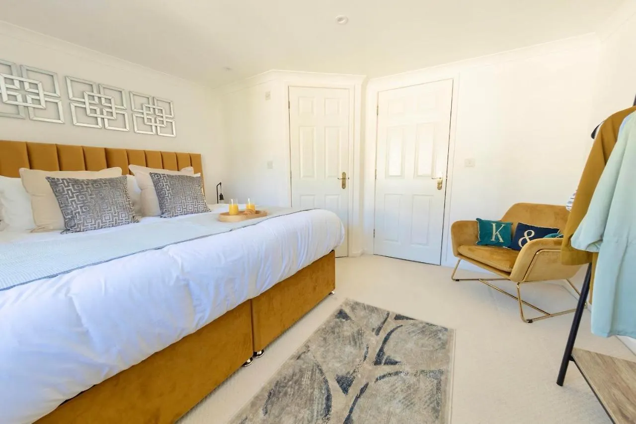 Modern 4-Level Townhouse For 8 Free Parking Bournemouth Villa Vakantiehuis